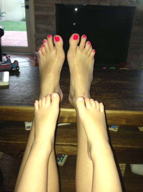 feet